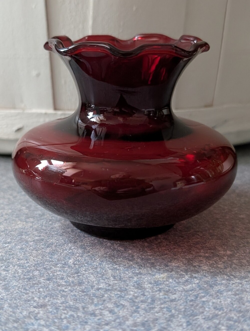 Vintage Anchor Hocking Royal Ruby Red Glass Squat Bud Vase – 3.25" Ruffled Top